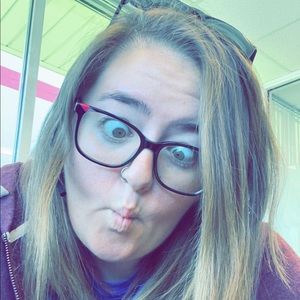 Meet your Posher, Alexandra